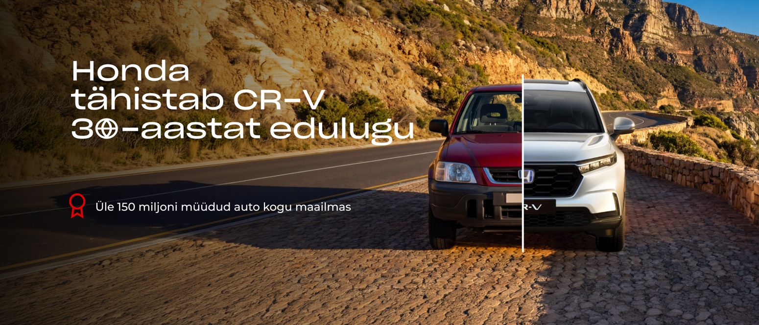 En Honda CR-V, opdelt med en ældre model til venstre og en nyere til højre, holder parkeret på en smuk kystvej med klipper i baggrunden.